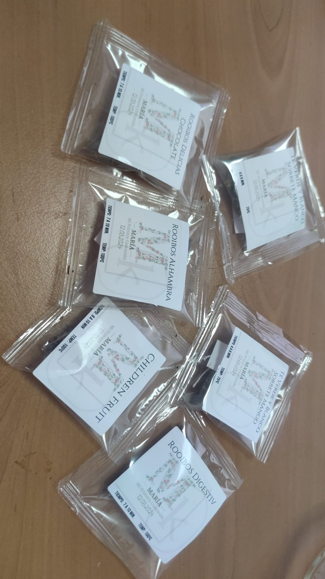 Sobres de té personalizados individuales con diferentes variedades para regalos de eventos